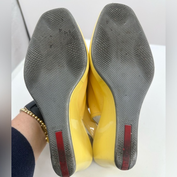 Prada Leather Slingback Sandals Wedge Heel Pale Yellow Peep Toe Womens 40 - Picture 9 of 9